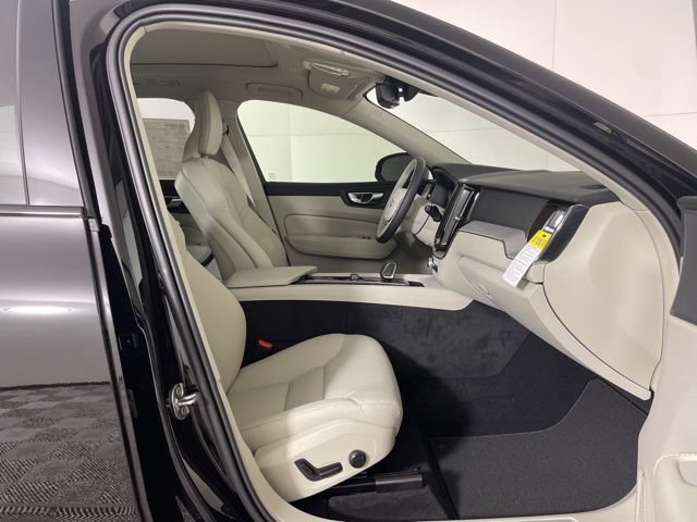 Certified 2025 Volvo XC60 T8 Plus w/ Protection Package Premier AWD/4WD image 40