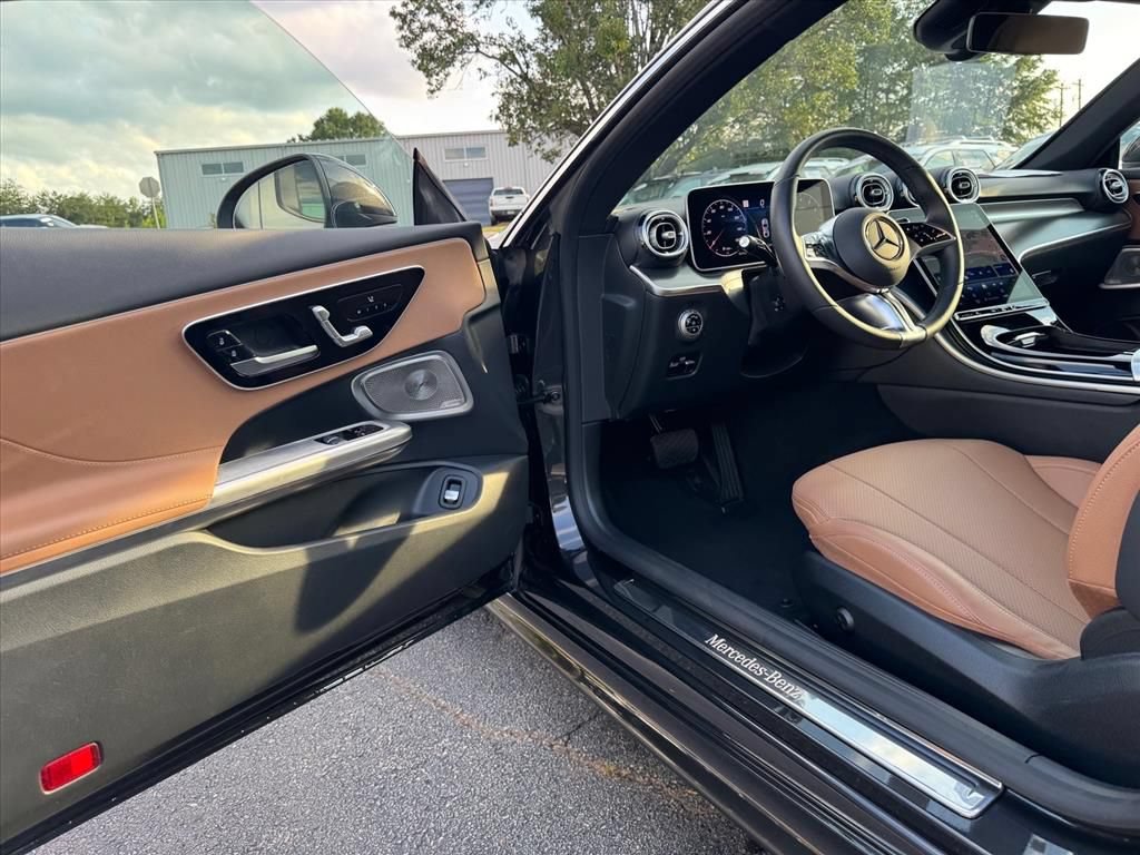 Used 2024 Mercedes-Benz CLE 300 4MATIC Coupe image 11