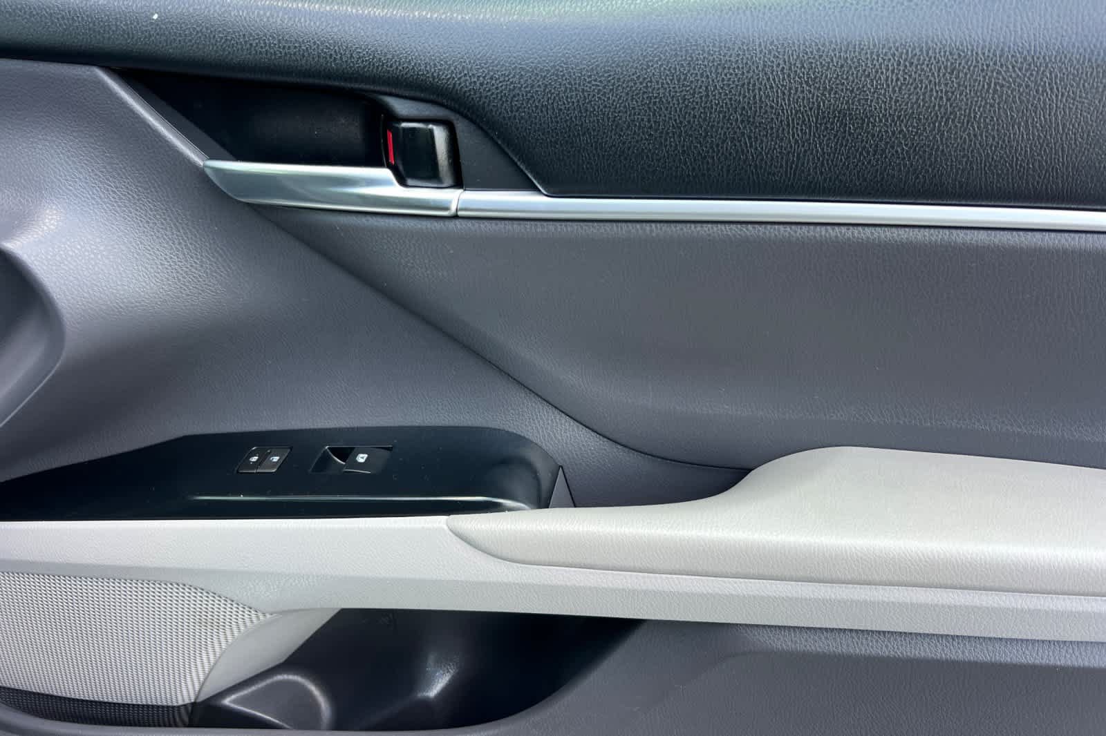 Certified 2018 Toyota Camry LE FWD image 17