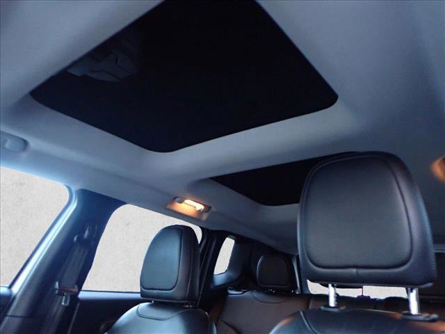 Used 2017 Jeep Renegade Limited image 13