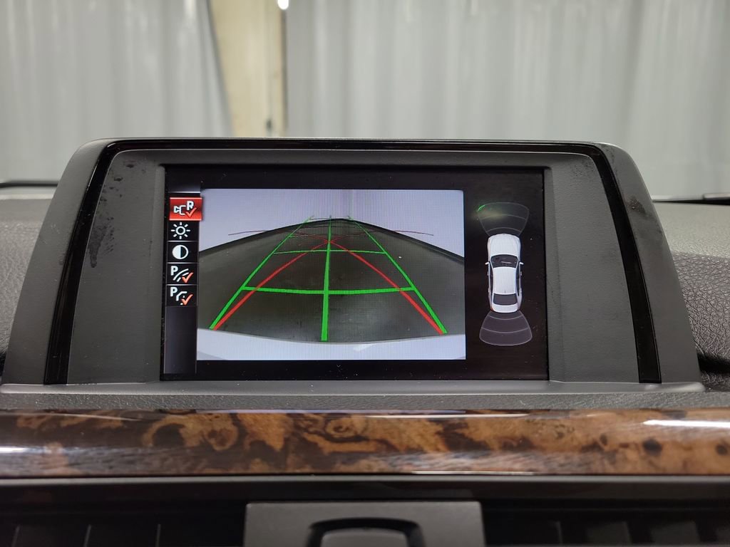 Used 2015 BMW 328i xDrive Sedan w/ Premium Package image 21