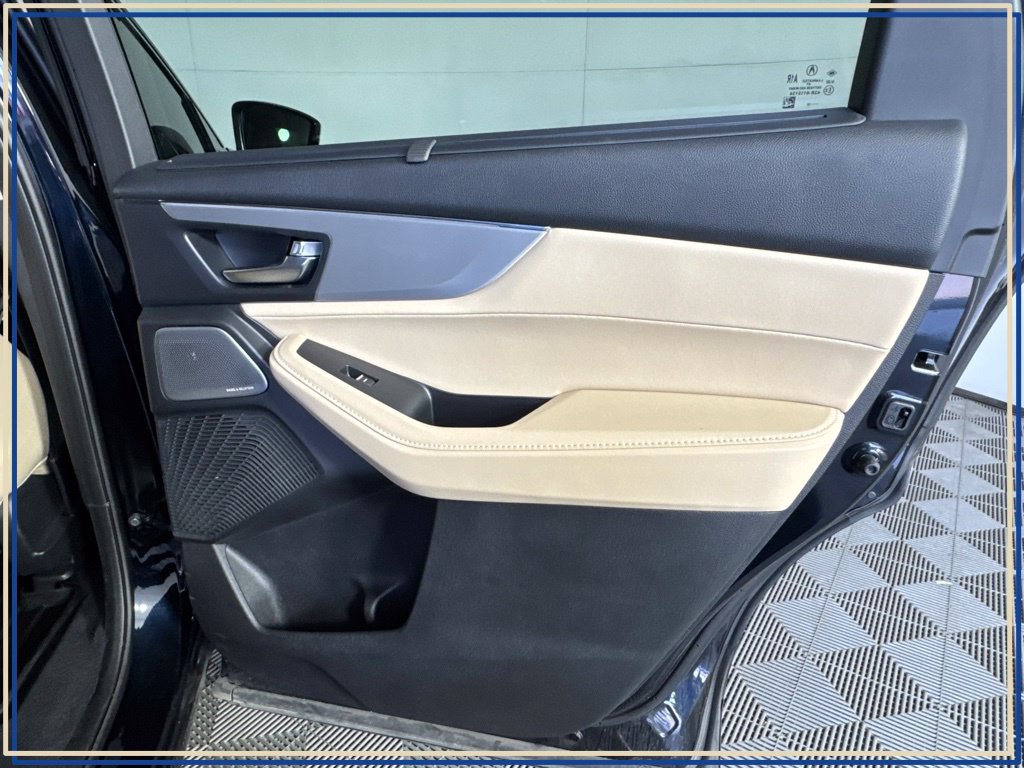 Used 2025 Acura MDX w/ Technology Package FWD image 37