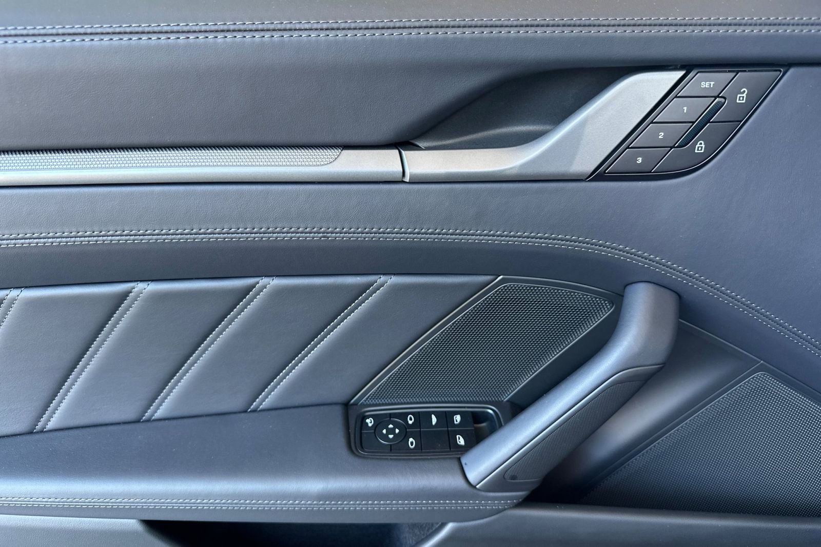 Used 2025 Porsche 911 Carrera S image 13