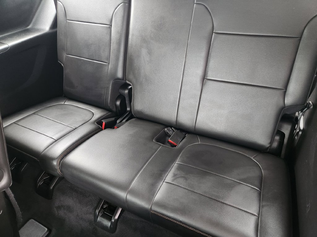 Used 2021 Chevrolet Traverse RS w/ LPO, Floor Liner Package FWD image 37