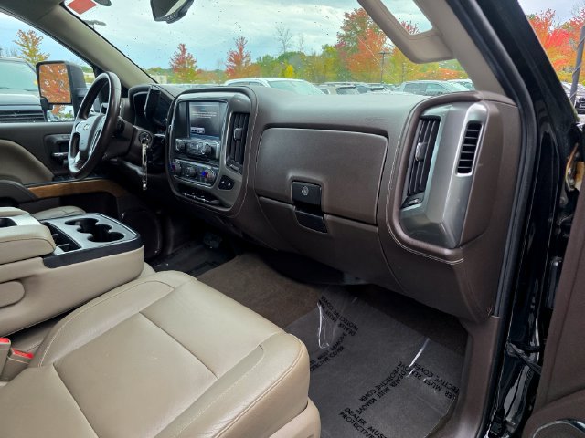 Used 2018 Chevrolet Silverado 1500 LTZ AWD/4WD image 11