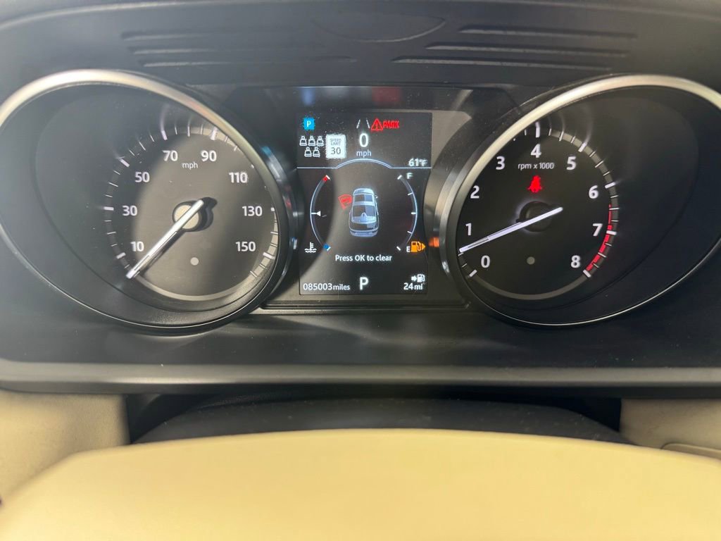 Used 2019 Land Rover Discovery SE image 15