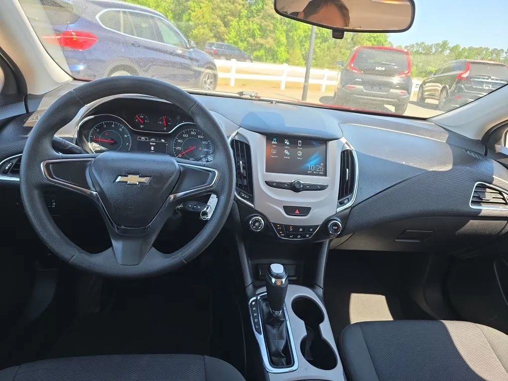 Used 2017 Chevrolet Cruze LS FWD image 12