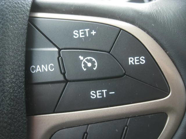 Used 2015 Jeep Cherokee Latitude w/ Cold Weather Group image 34