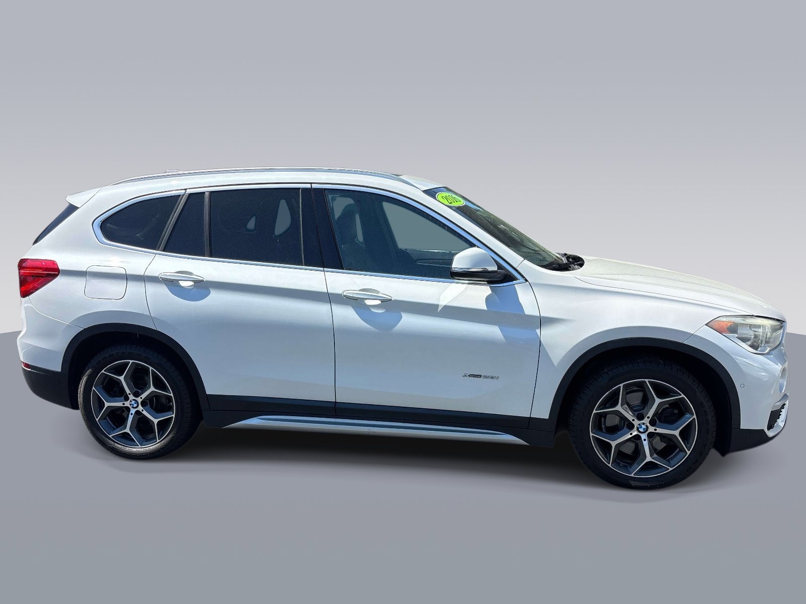 Used 2016 BMW X1 xDrive28i AWD/4WD image 2