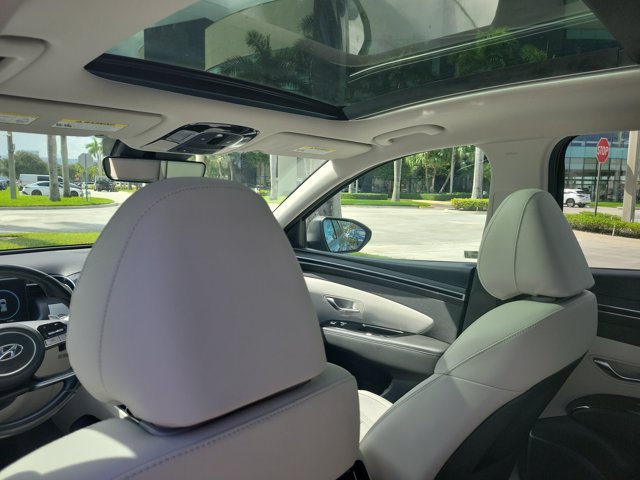 Used 2022 Hyundai Tucson Limited FWD image 16