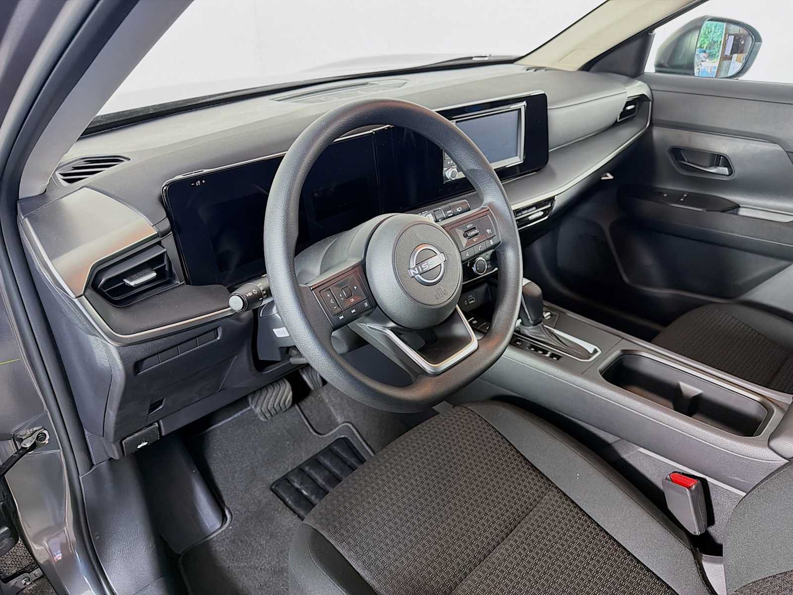 Used 2025 Nissan Kicks S AWD/4WD image 7