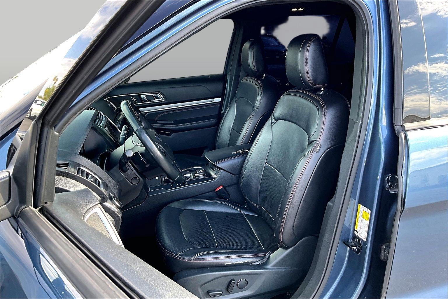 Used 2019 Ford Explorer Sport w/ Equipment Group 401A AWD/4WD image 26