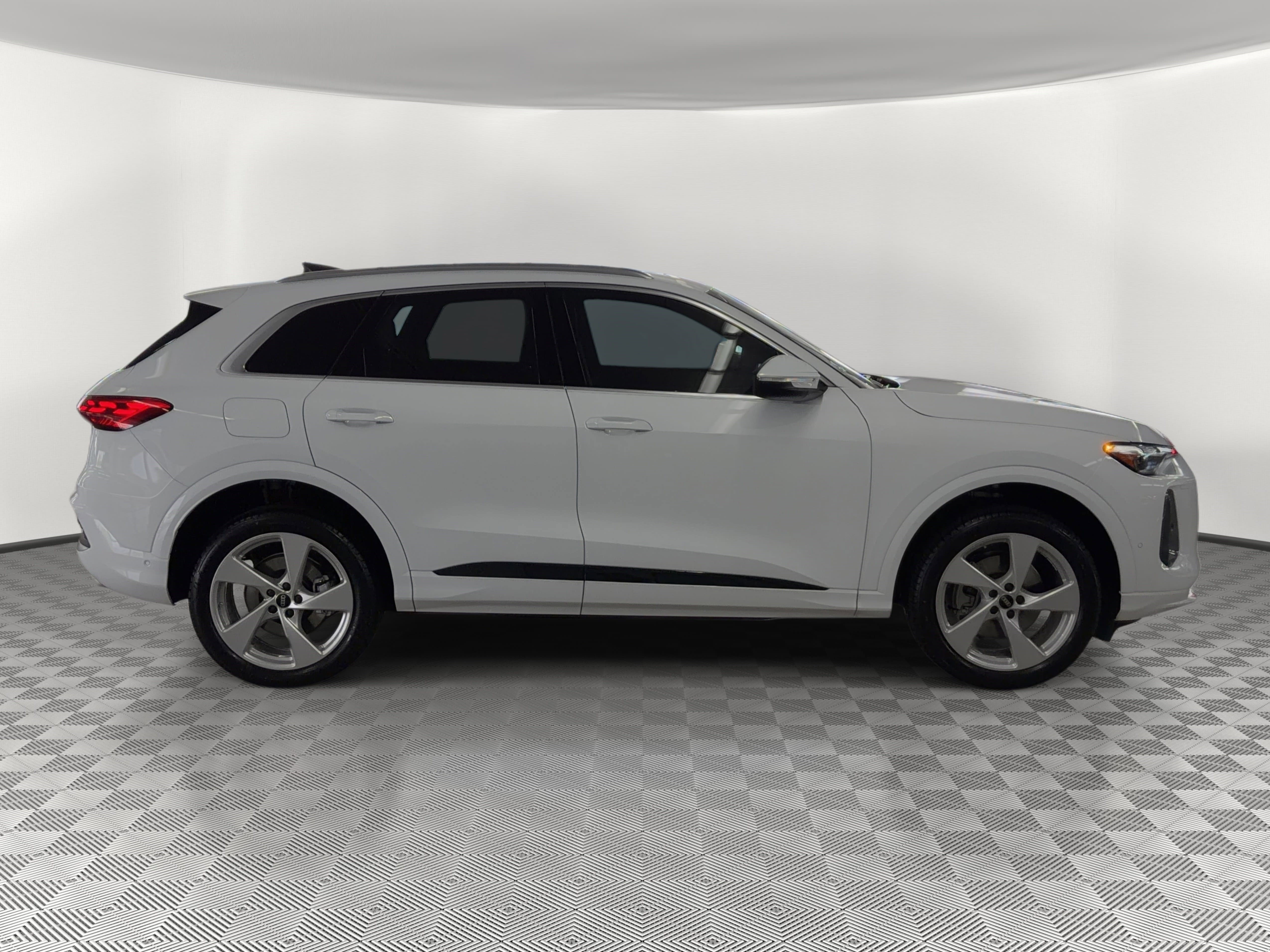 New 2026 Audi Q5 Premium Plus image 8