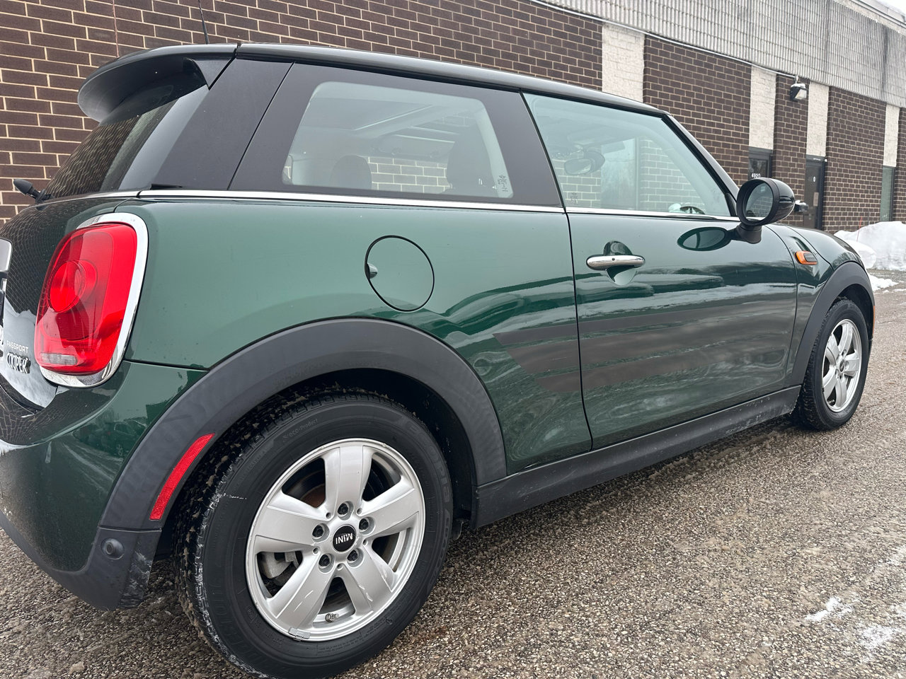 Used 2015 MINI Cooper 2-Door Hardtop image 30