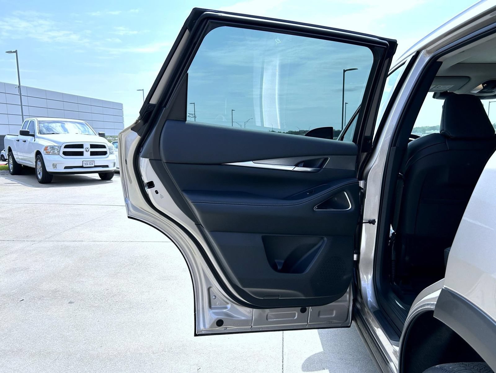 New 2027 INFINITI QX60 Luxe w/ Cargo Package AWD/4WD image 22