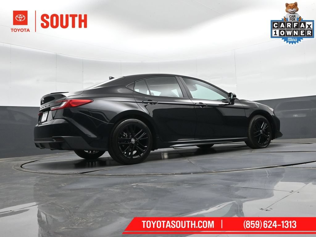 Used 2026 Toyota Camry SE FWD image 34