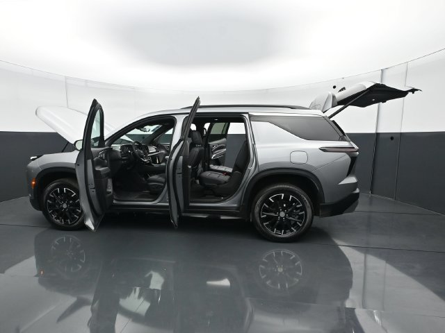 Used 2026 Chevrolet Traverse LT w/ Sun and Wheel Package AWD/4WD image 32
