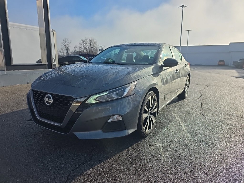 Used 2021 Nissan Altima 2.5 SR w/ SR Premium Package image 1