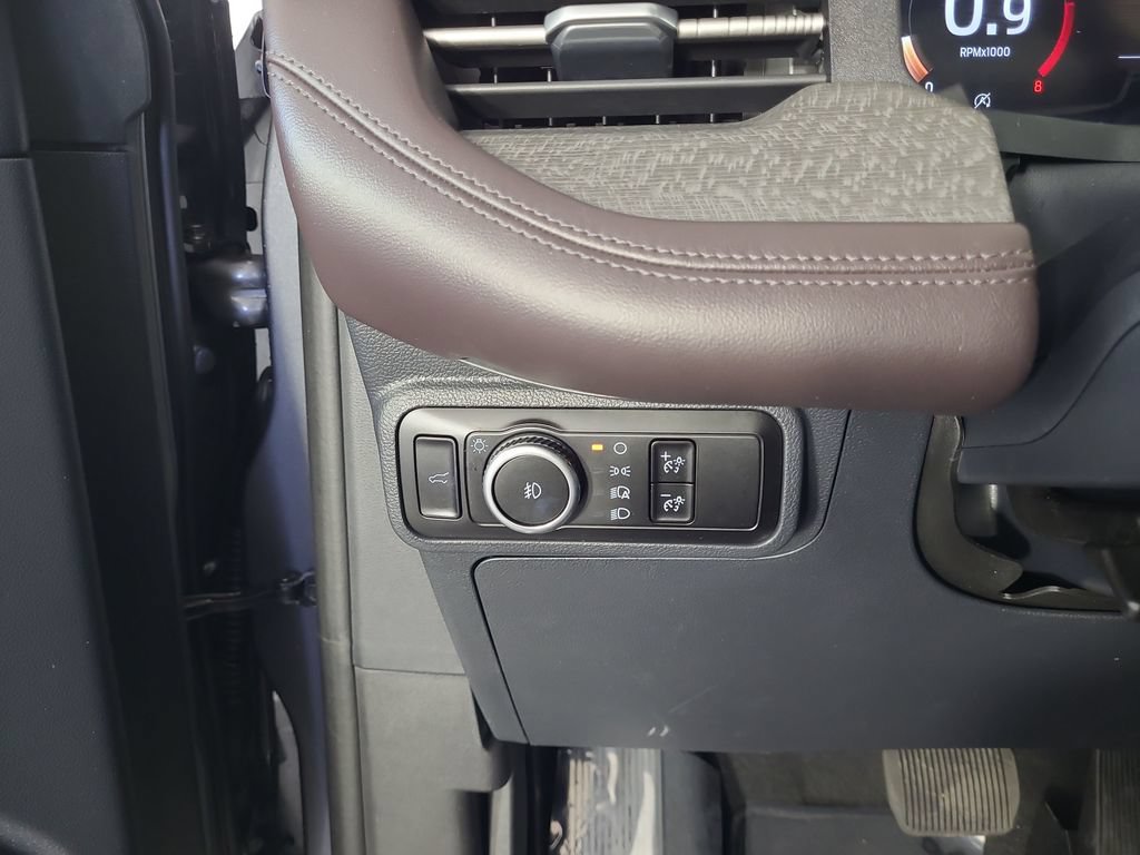 Used 2025 Ford Explorer Platinum w/ LUX Leather Package AWD/4WD image 16