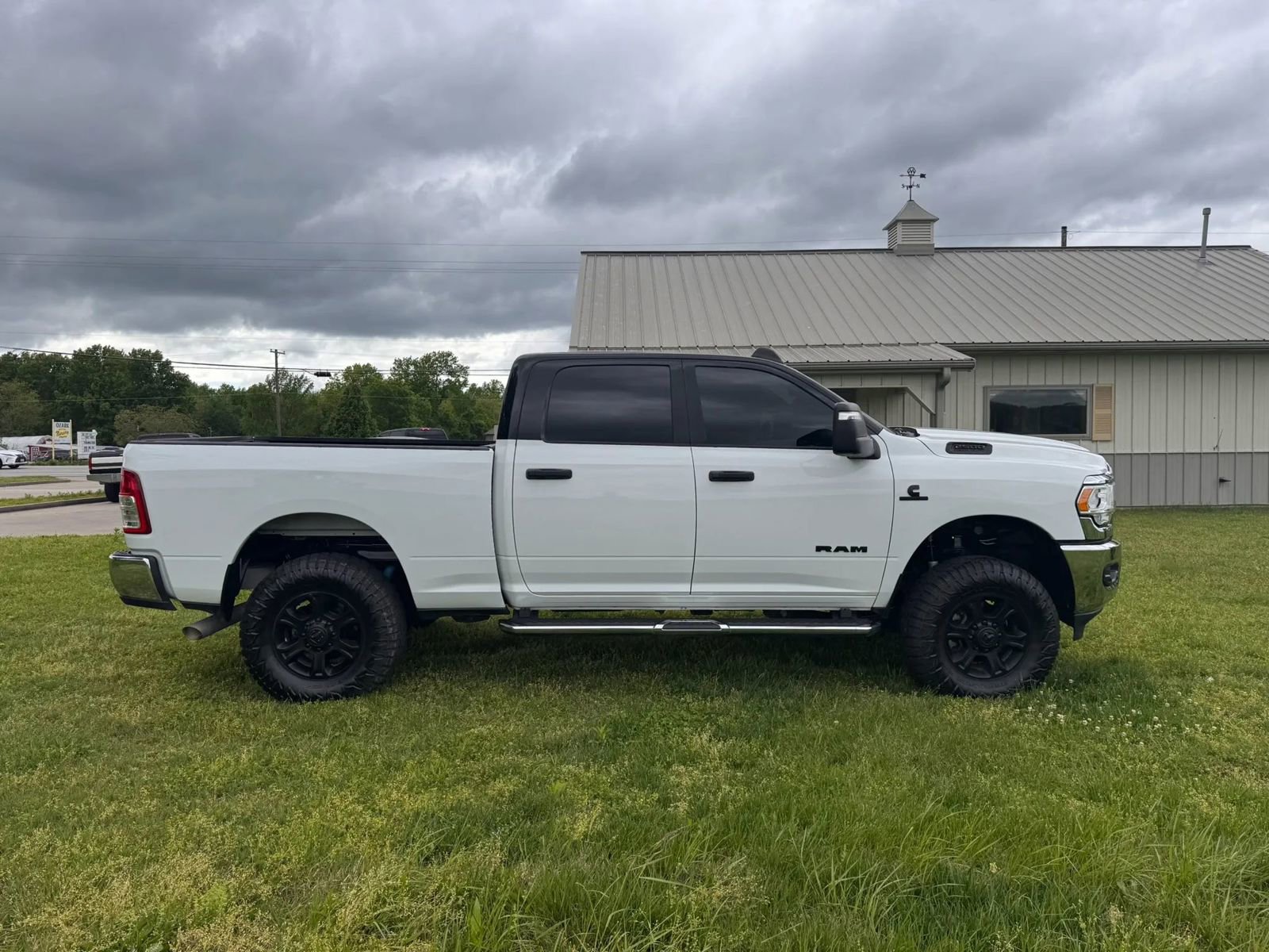 Used 2024 RAM 2500 Big Horn w/ Off Road Package AWD/4WD image 5