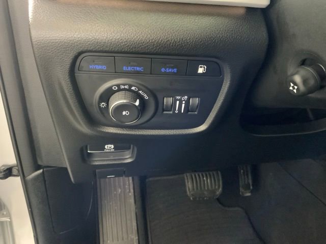 Used 2024 Jeep Grand Cherokee Limited 4xe w/ Luxury Tech Group II image 39