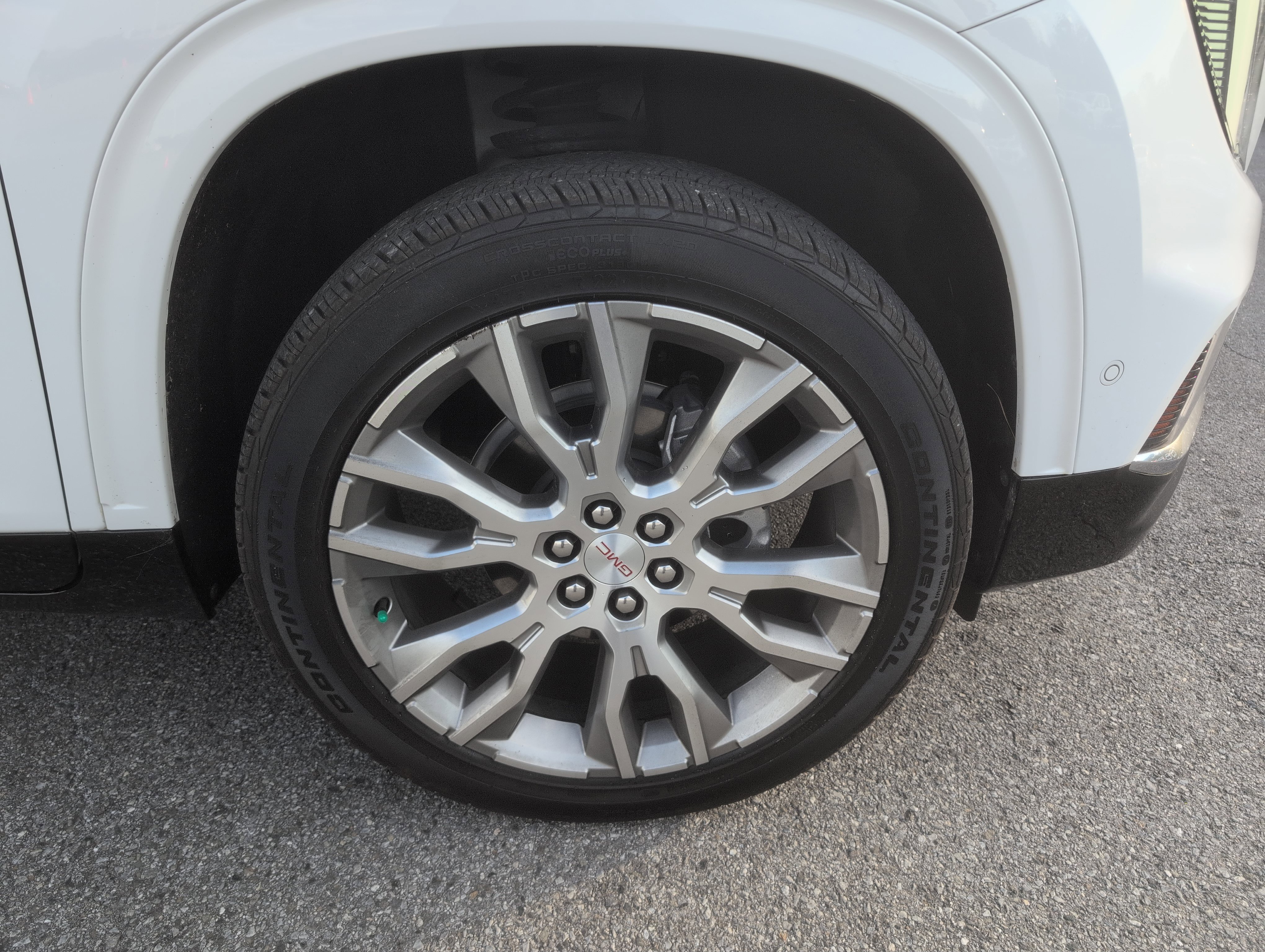 Used 2025 GMC Acadia Denali w/ Super Cruise Package image 13