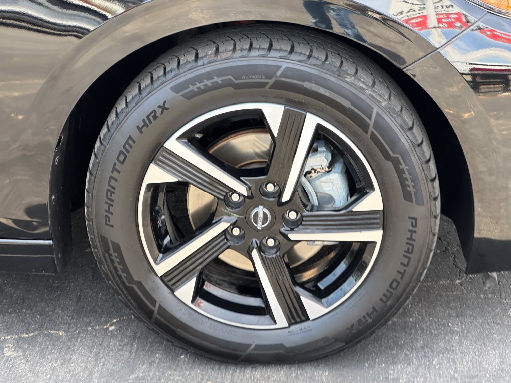 Used 2024 Nissan Sentra SV FWD image 13
