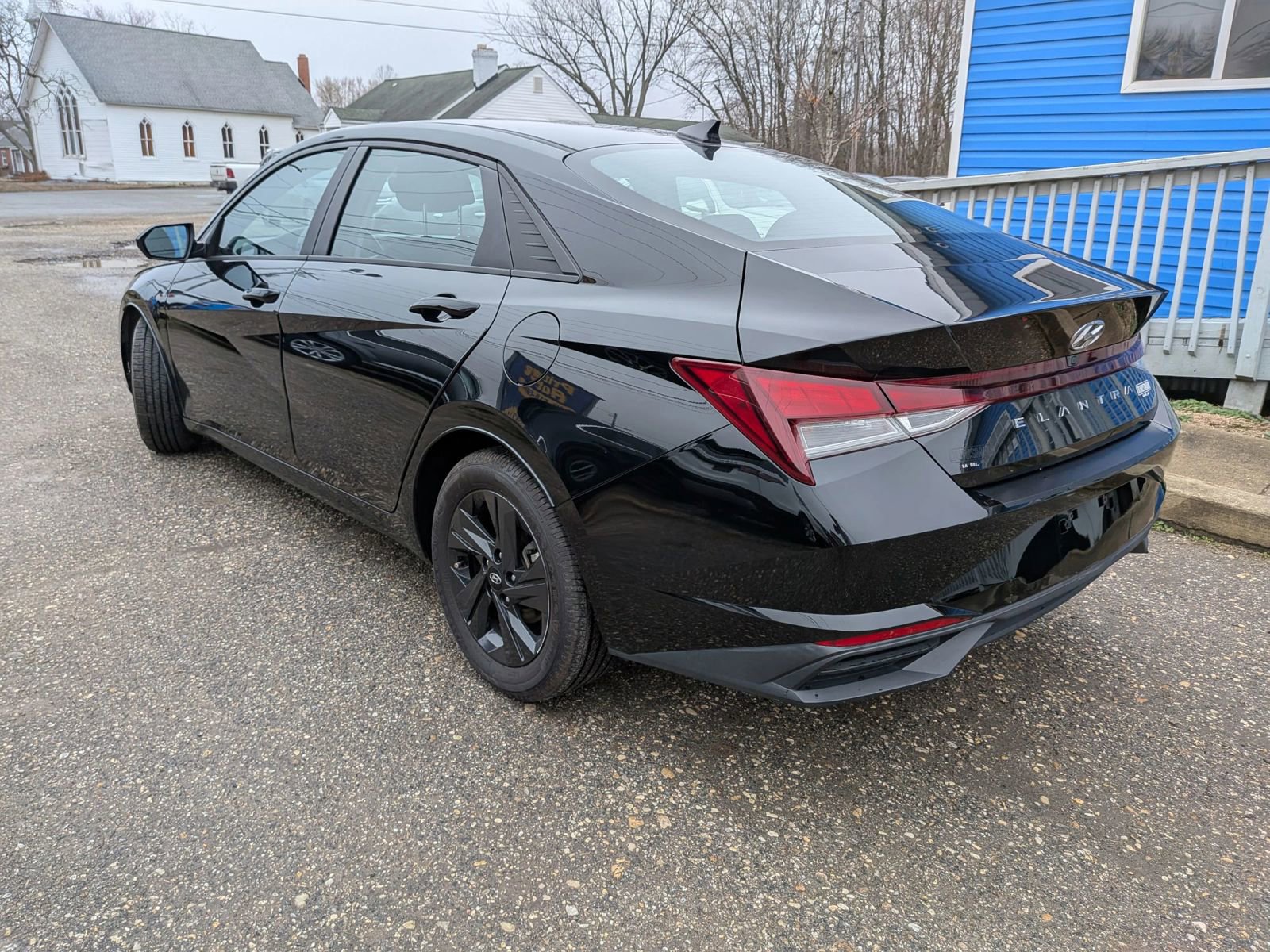 Used 2021 Hyundai Elantra SEL image 3