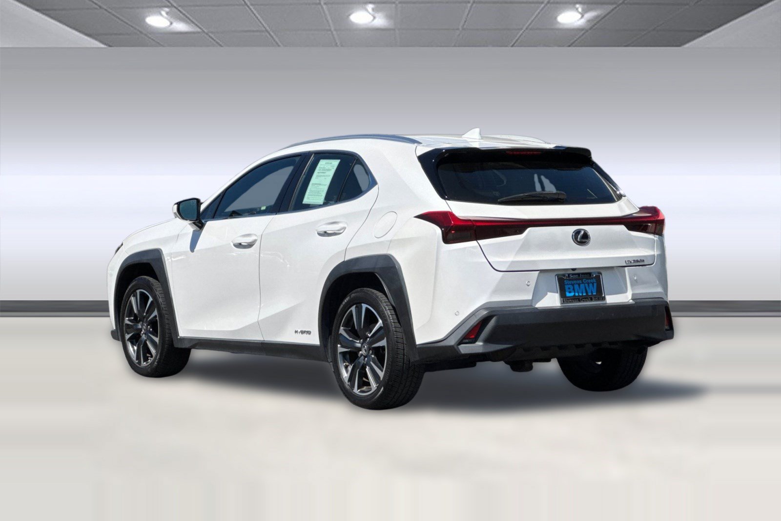 Used 2021 Lexus UX 250h w/ Accessory Package (Z1) AWD/4WD image 3