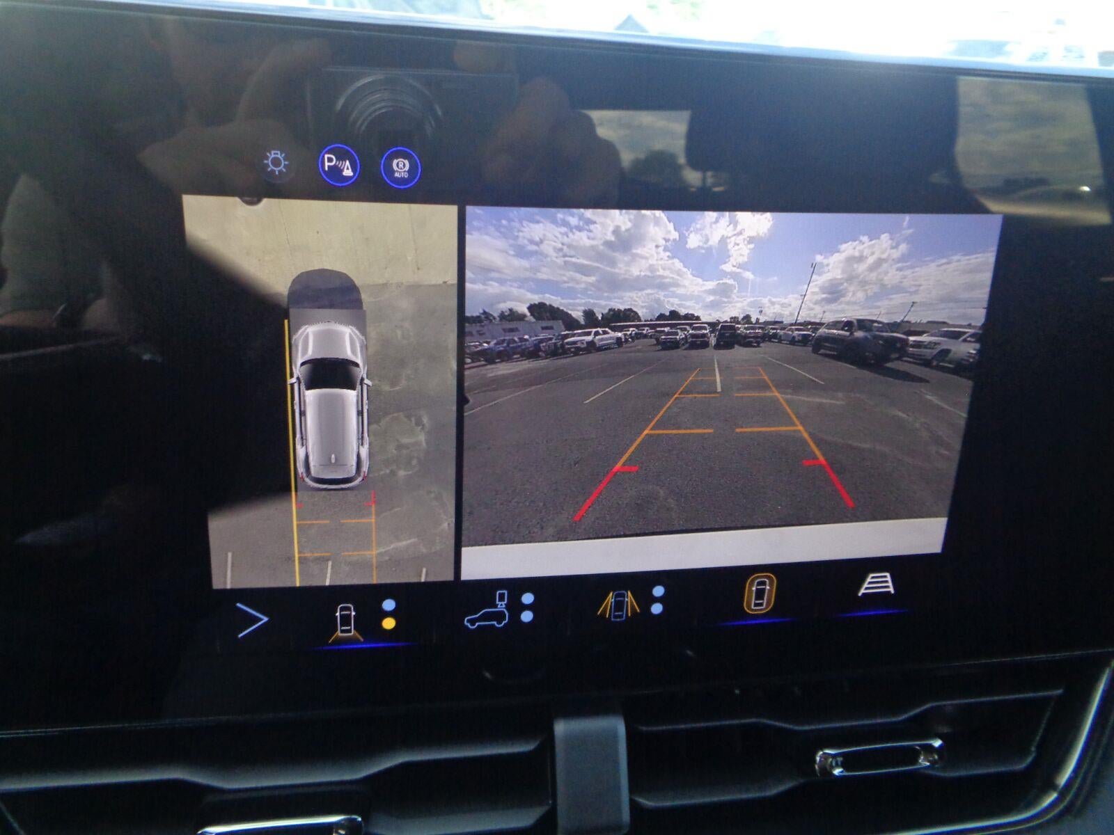 New 2027 Chevrolet Equinox RS w/ Safety and Technology Package AWD/4WD image 14
