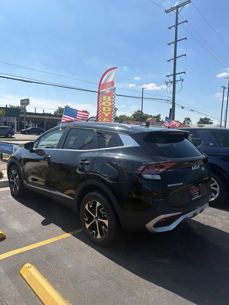 Used 2024 Kia Sportage EX AWD/4WD image 6