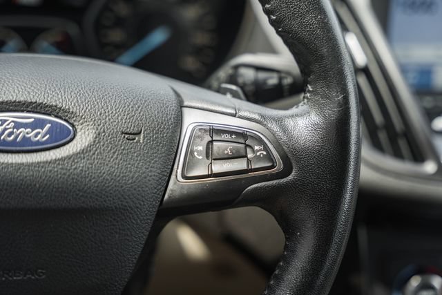 Used 2017 Ford Escape Titanium FWD image 35