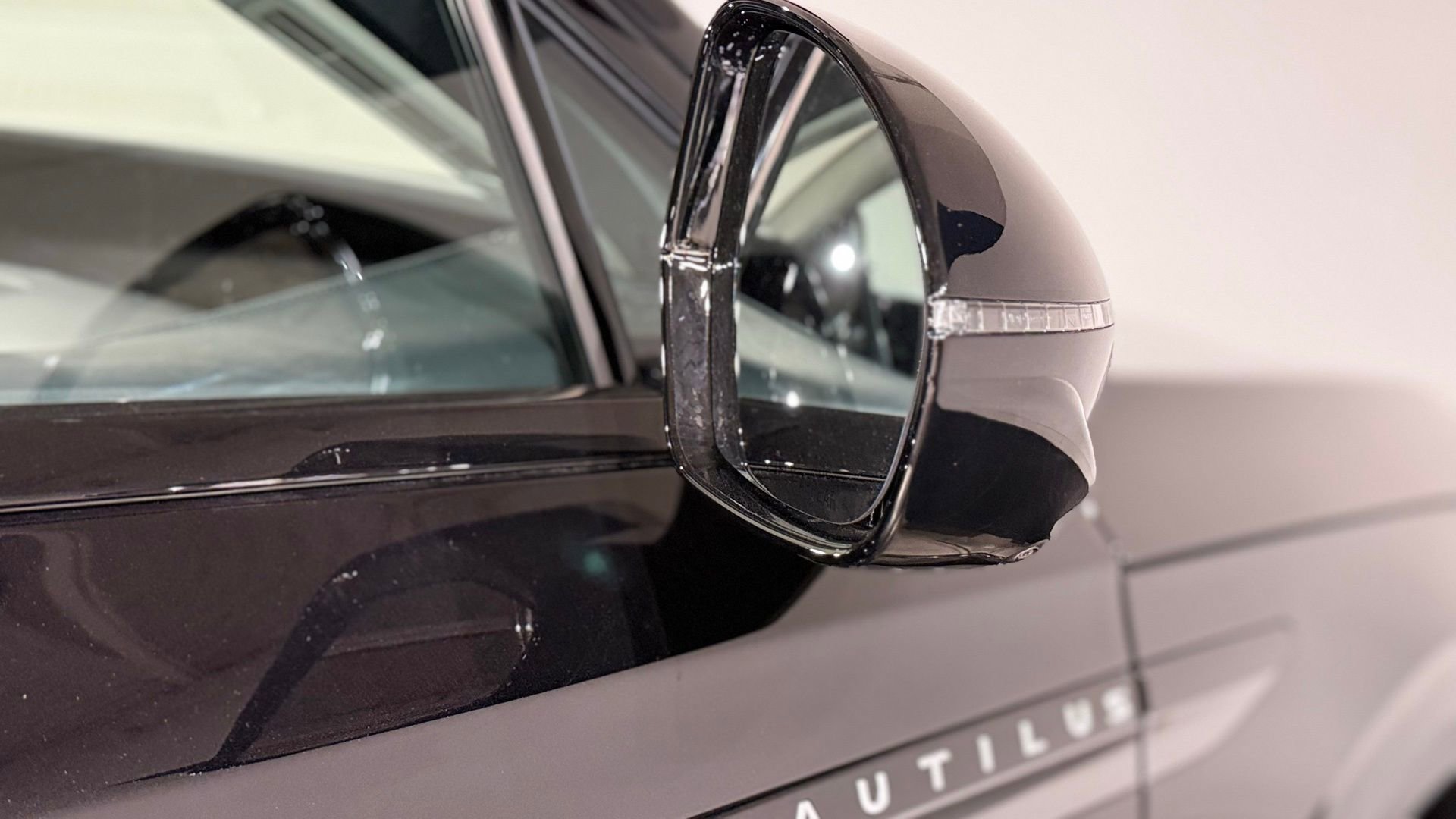 New 2026 Lincoln Nautilus Premier w/ Jet Appearance Package image 12