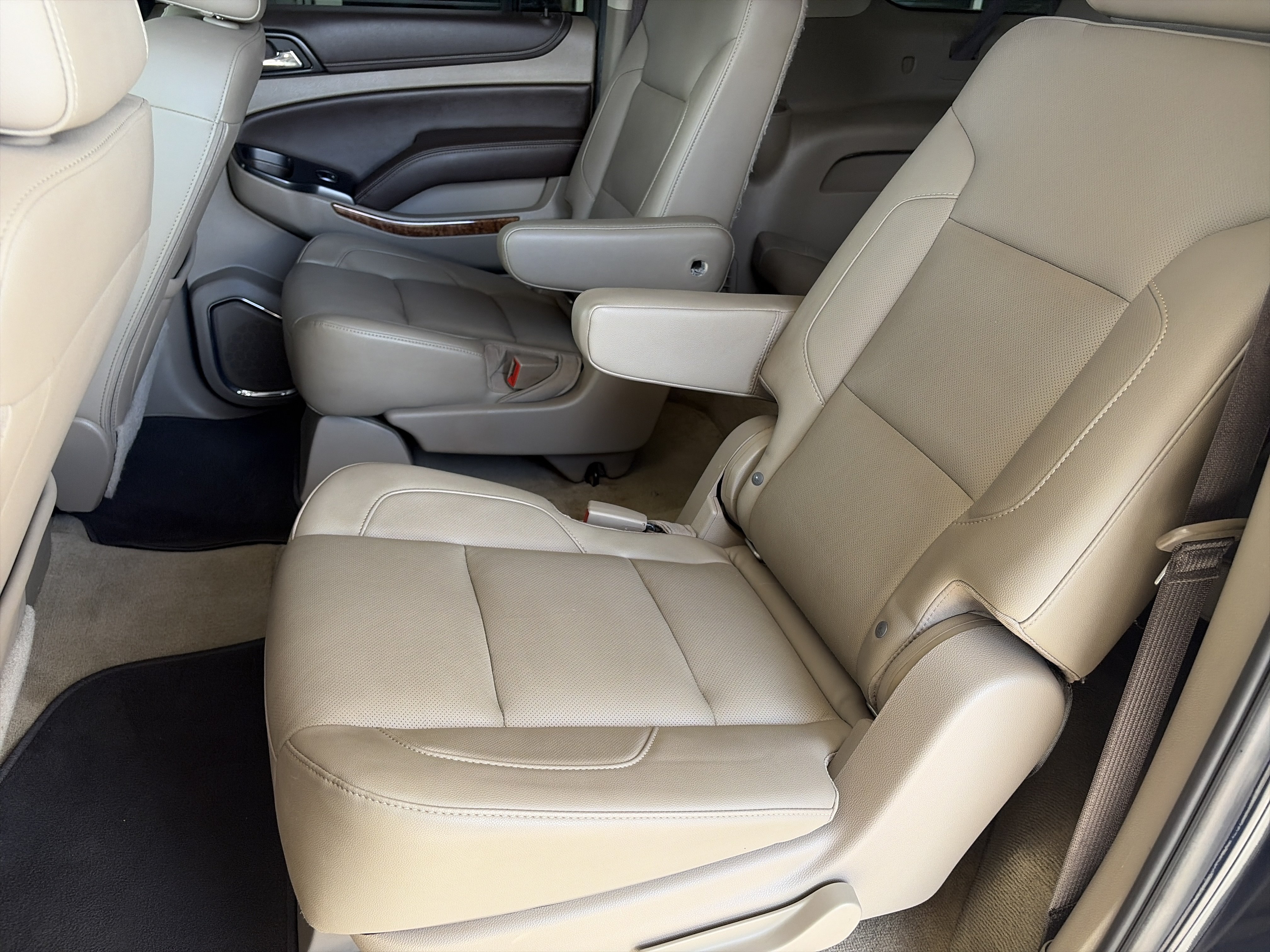 Used 2019 Chevrolet Suburban Premier AWD/4WD image 11