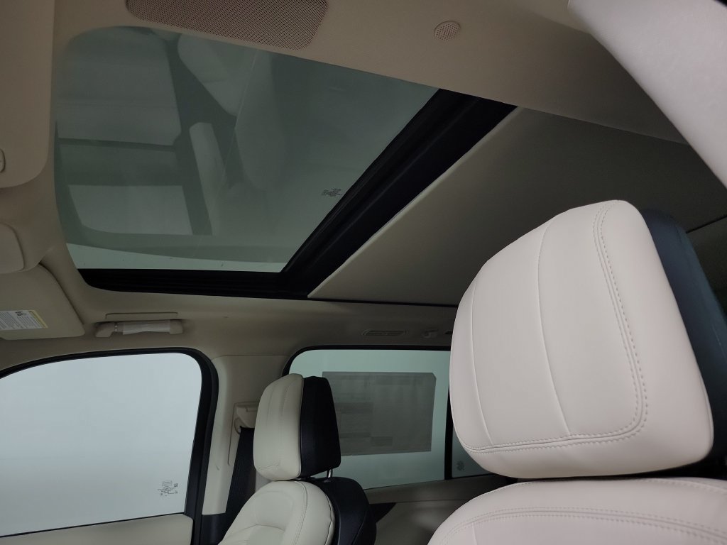 New 2027 Lincoln Navigator L Reserve w/ Jet Appearance Package RWD image 24