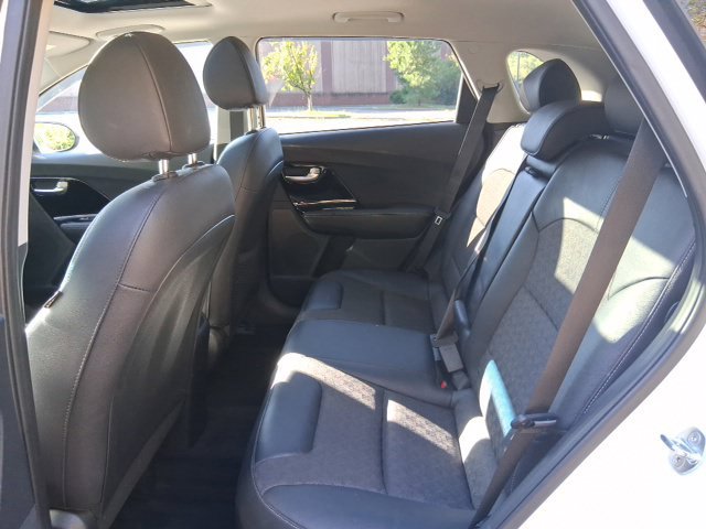 Used 2022 Kia Niro LXS FWD image 25