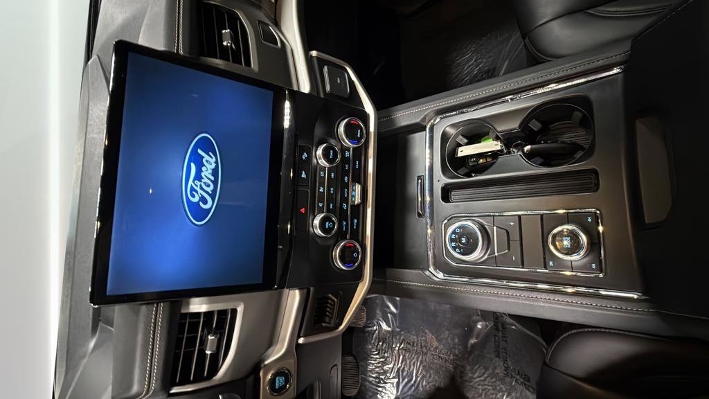 Used 2023 Ford Expedition XLT image 19