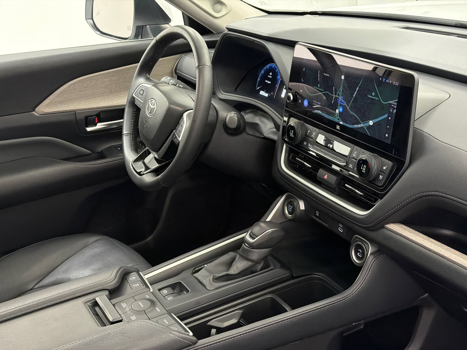 Used 2025 Toyota Grand Highlander AWD image 10