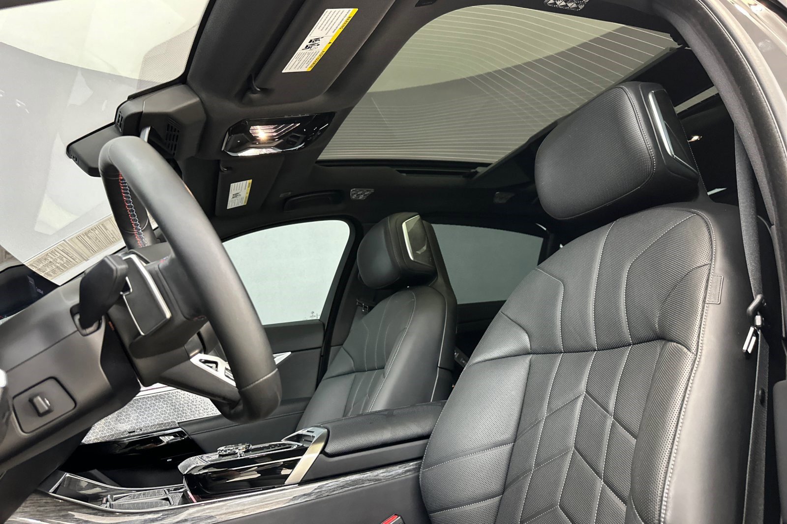 Certified 2024 BMW i7 M70 w/ Executive Package image 15