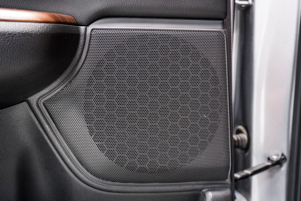Used 2019 Honda CR-V Touring image 10