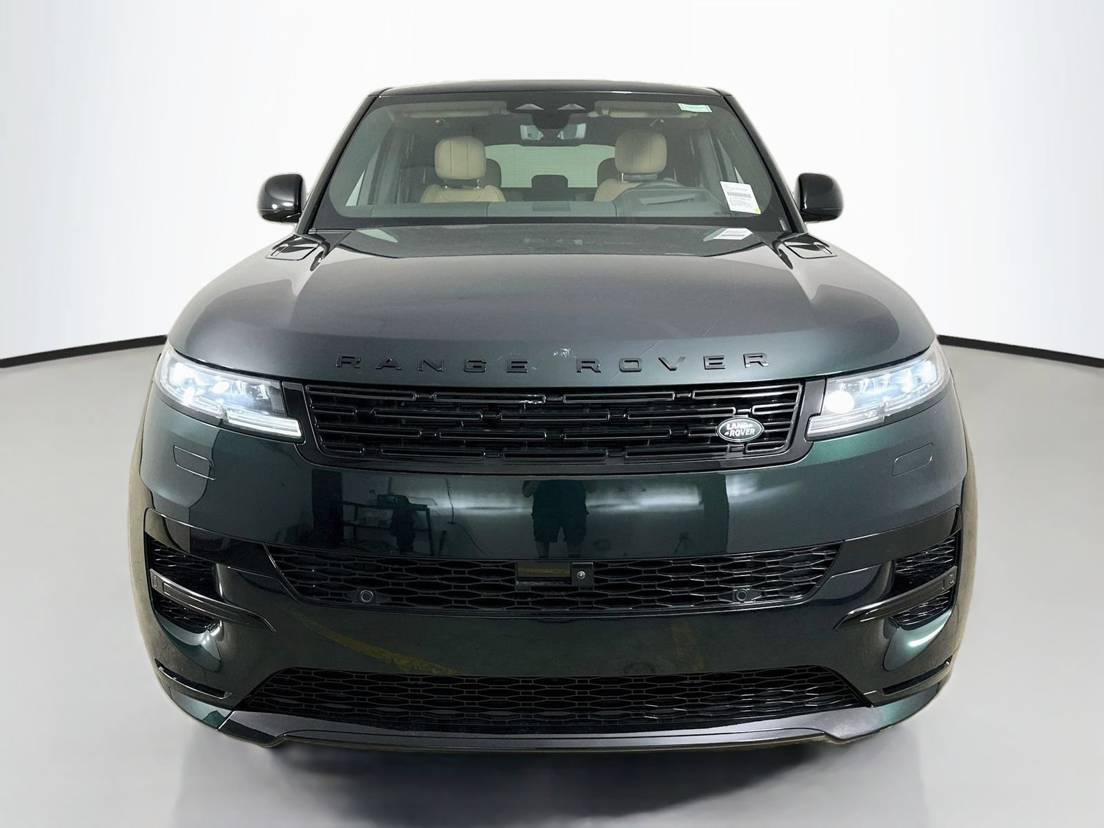 New 2027 Land Rover Range Rover Sport Dynamic SE AWD/4WD image 2