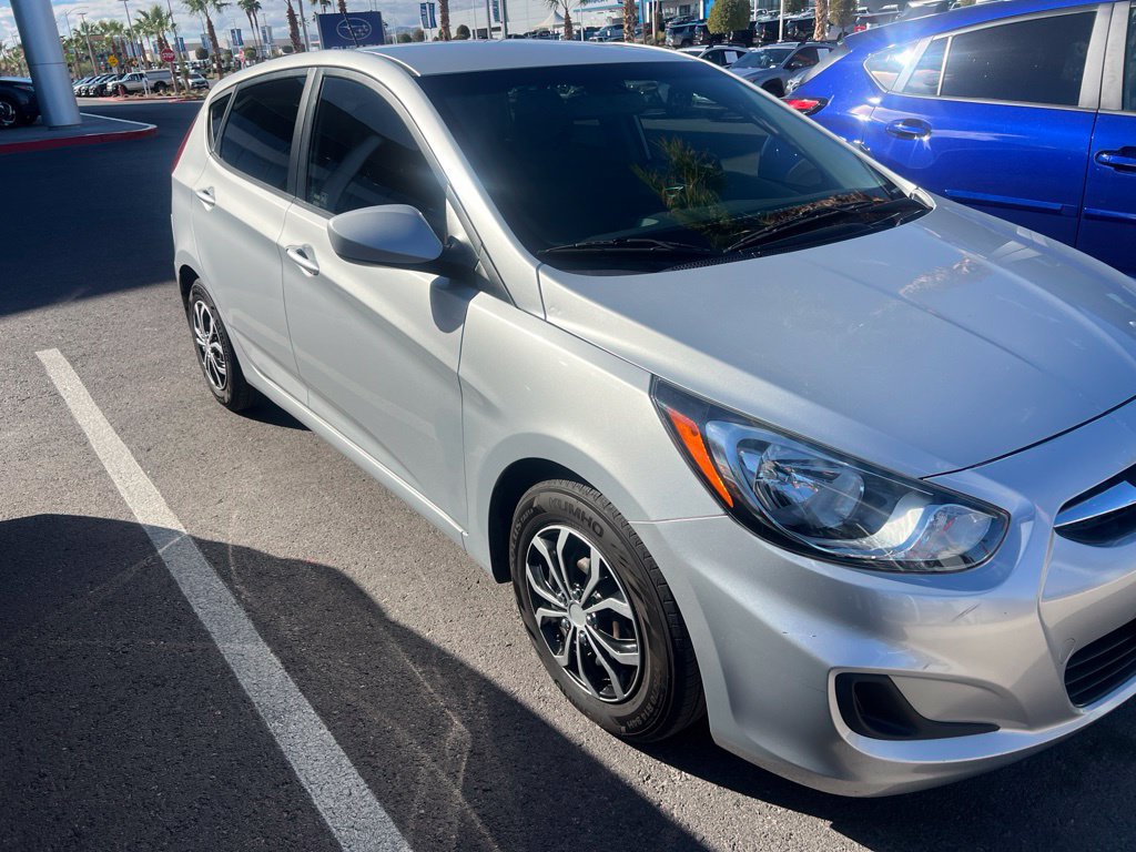 Used 2014 Hyundai Accent GS FWD image 2