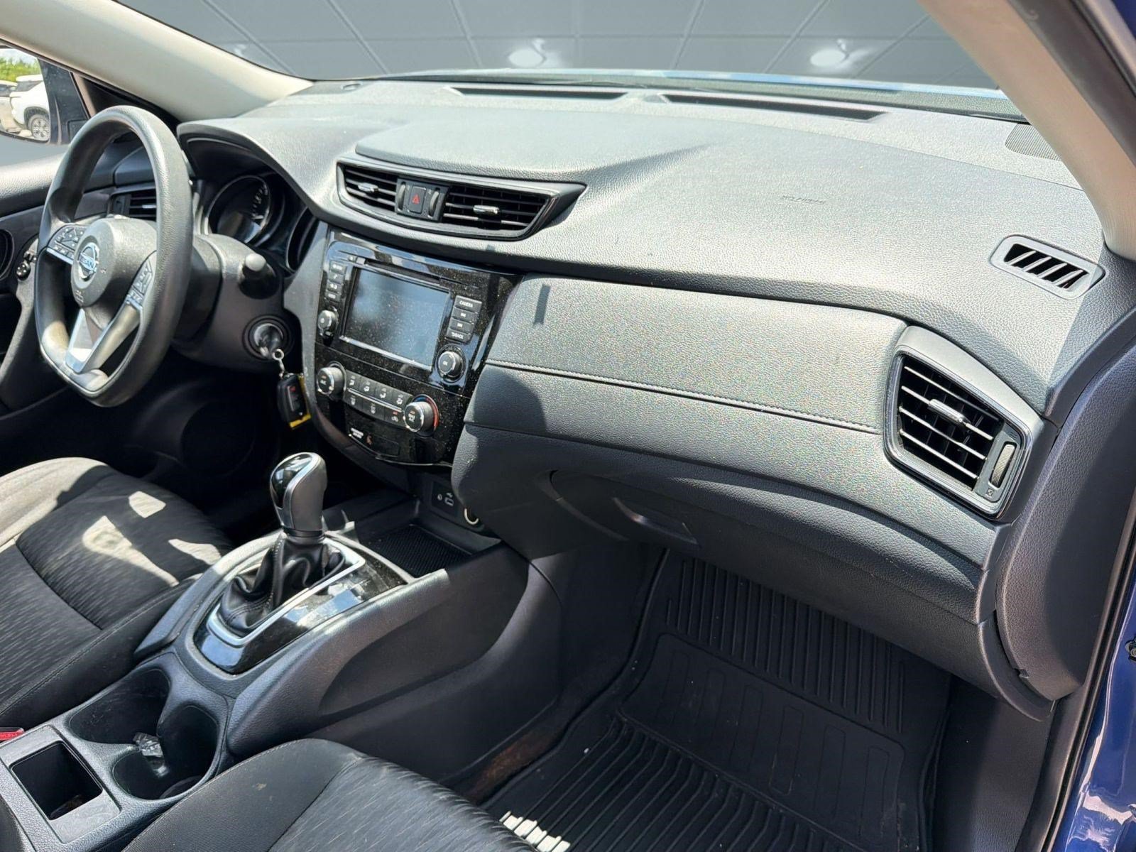 Used 2019 Nissan Rogue S AWD/4WD image 22