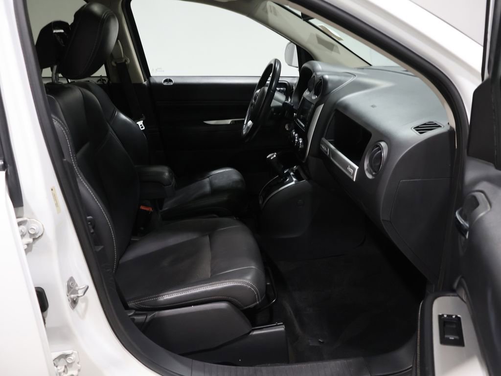 Used 2015 Jeep Compass High Altitude image 4