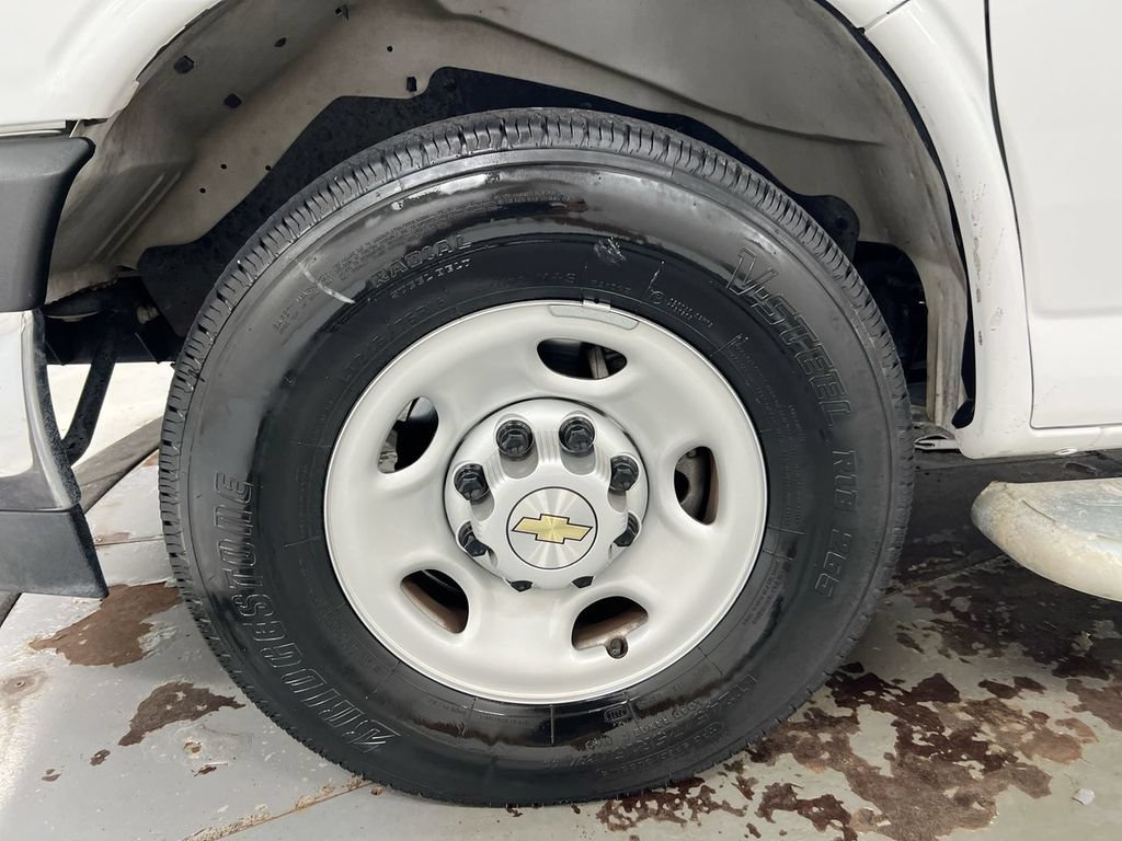 Used 2025 Chevrolet Express 2500 w/ Driver Convenience Package RWD image 25