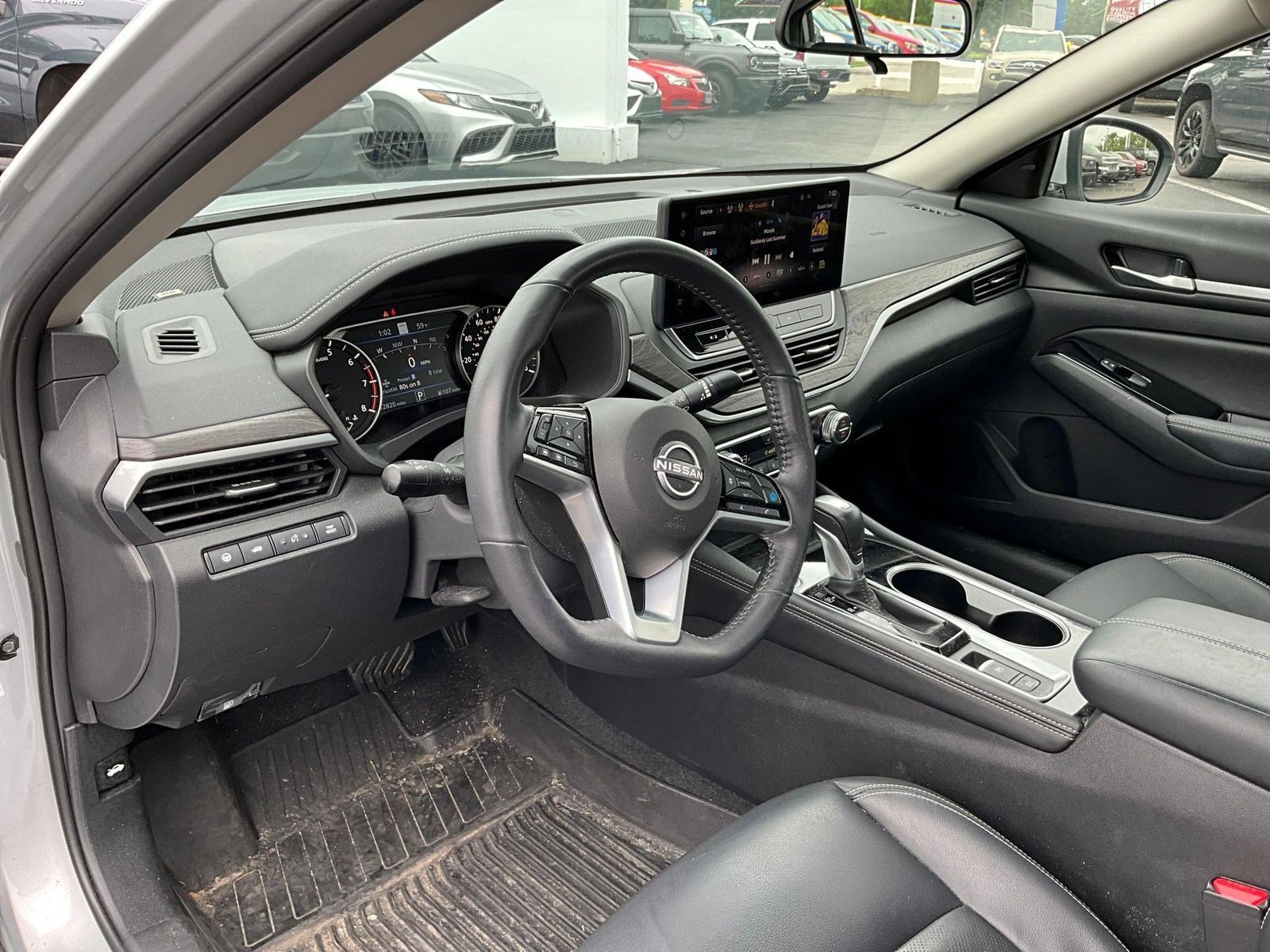 Used 2025 Nissan Altima 2.5 SL FWD image 16