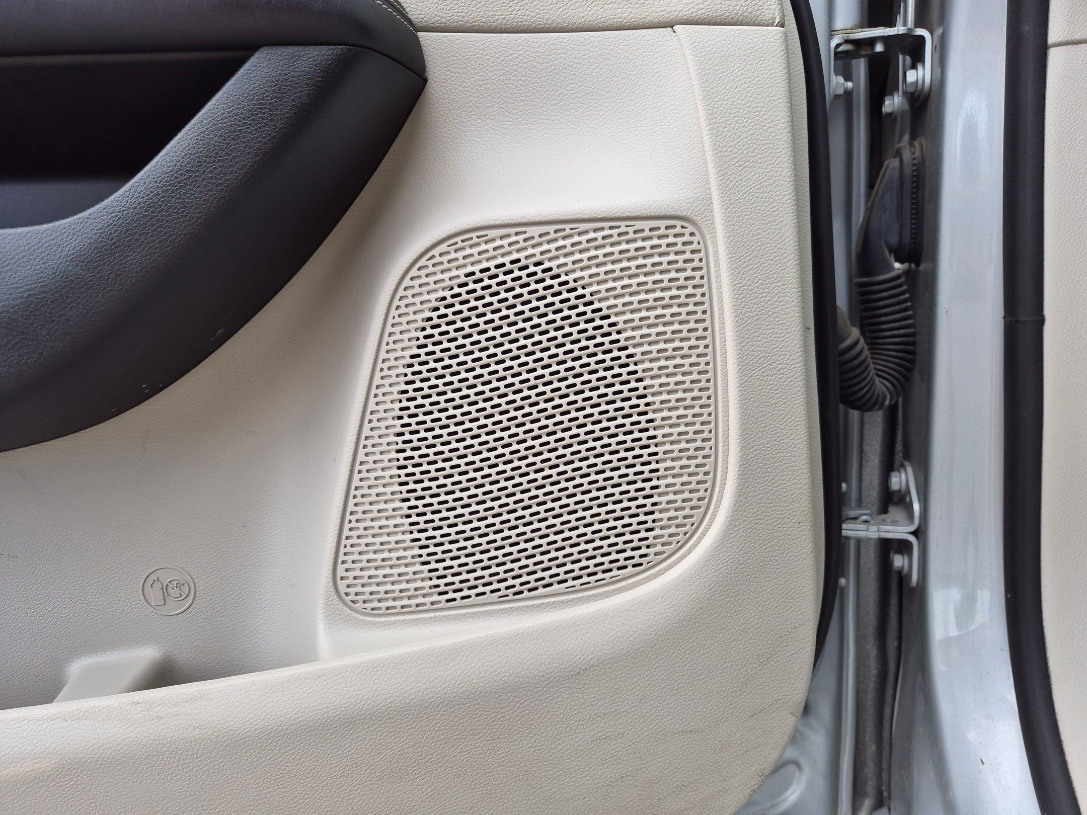Used 2024 Chrysler Pacifica Limited FWD image 16