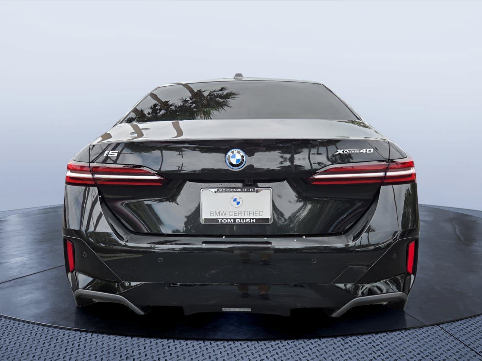 Certified 2026 BMW i5 eDrive40 w/ M Sport Package AWD/4WD image 5