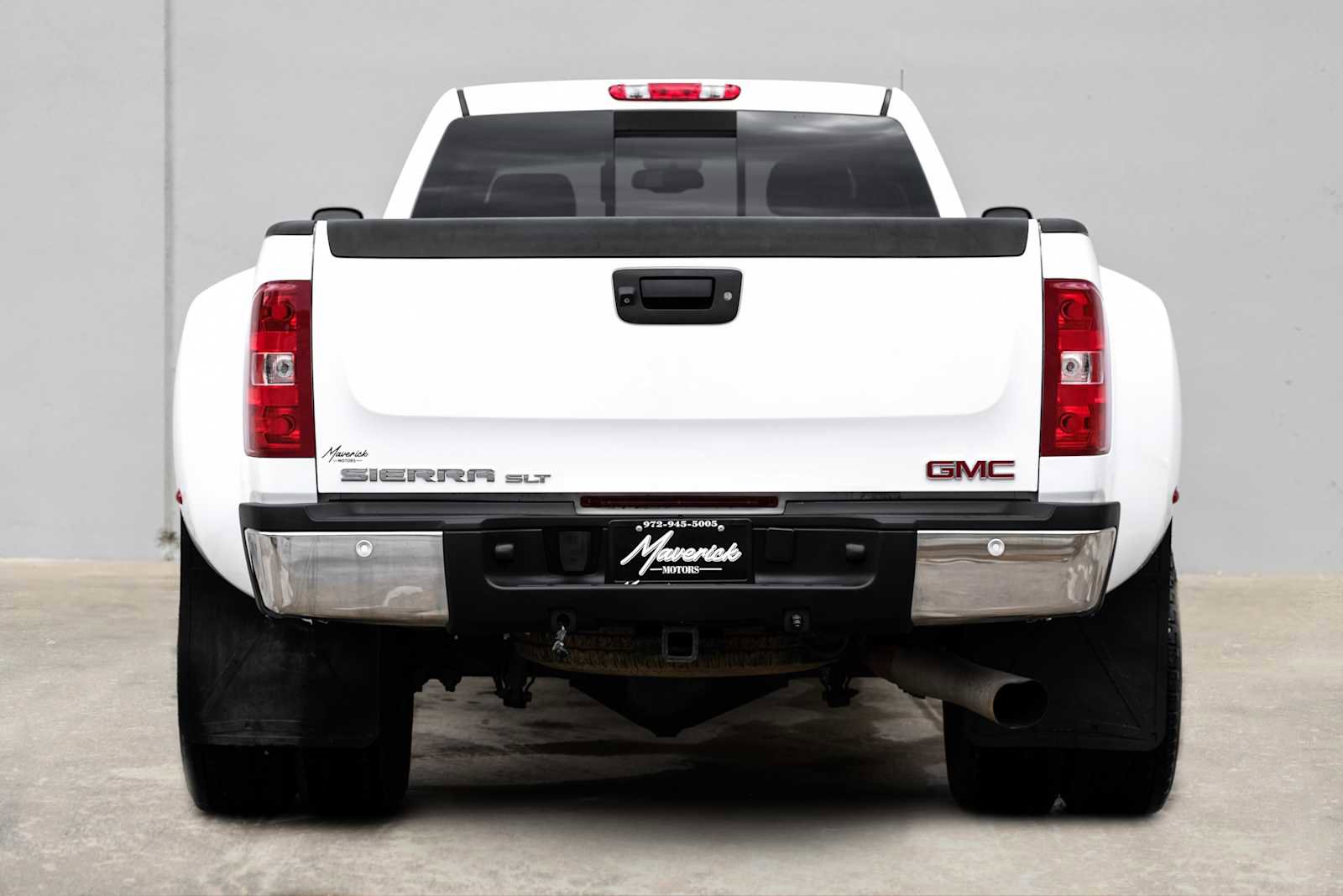 Used 2010 GMC Sierra 3500 SLT w/ SLT Convenience Package image 9