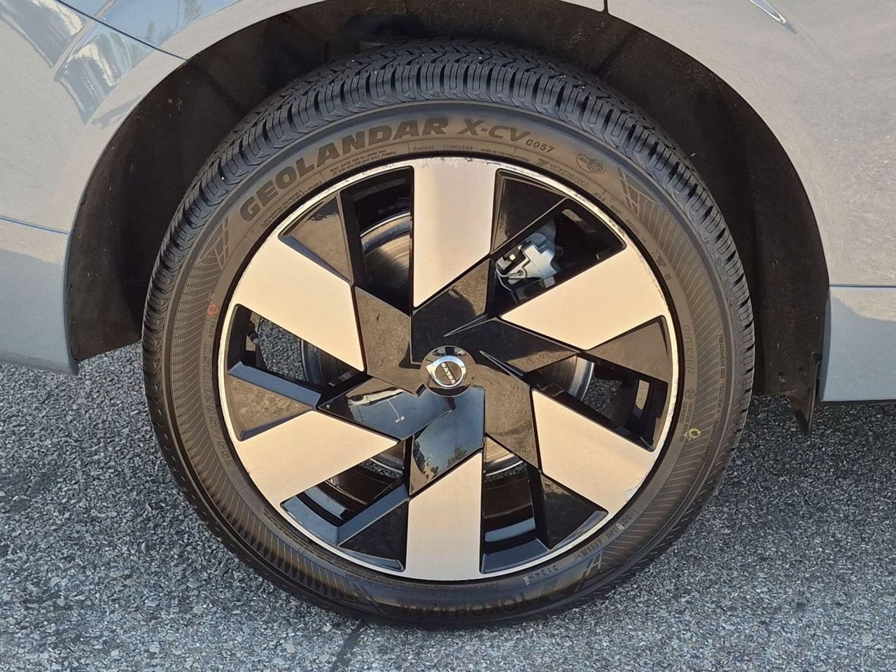Certified 2024 Volvo XC60 T8 Plus AWD/4WD image 9